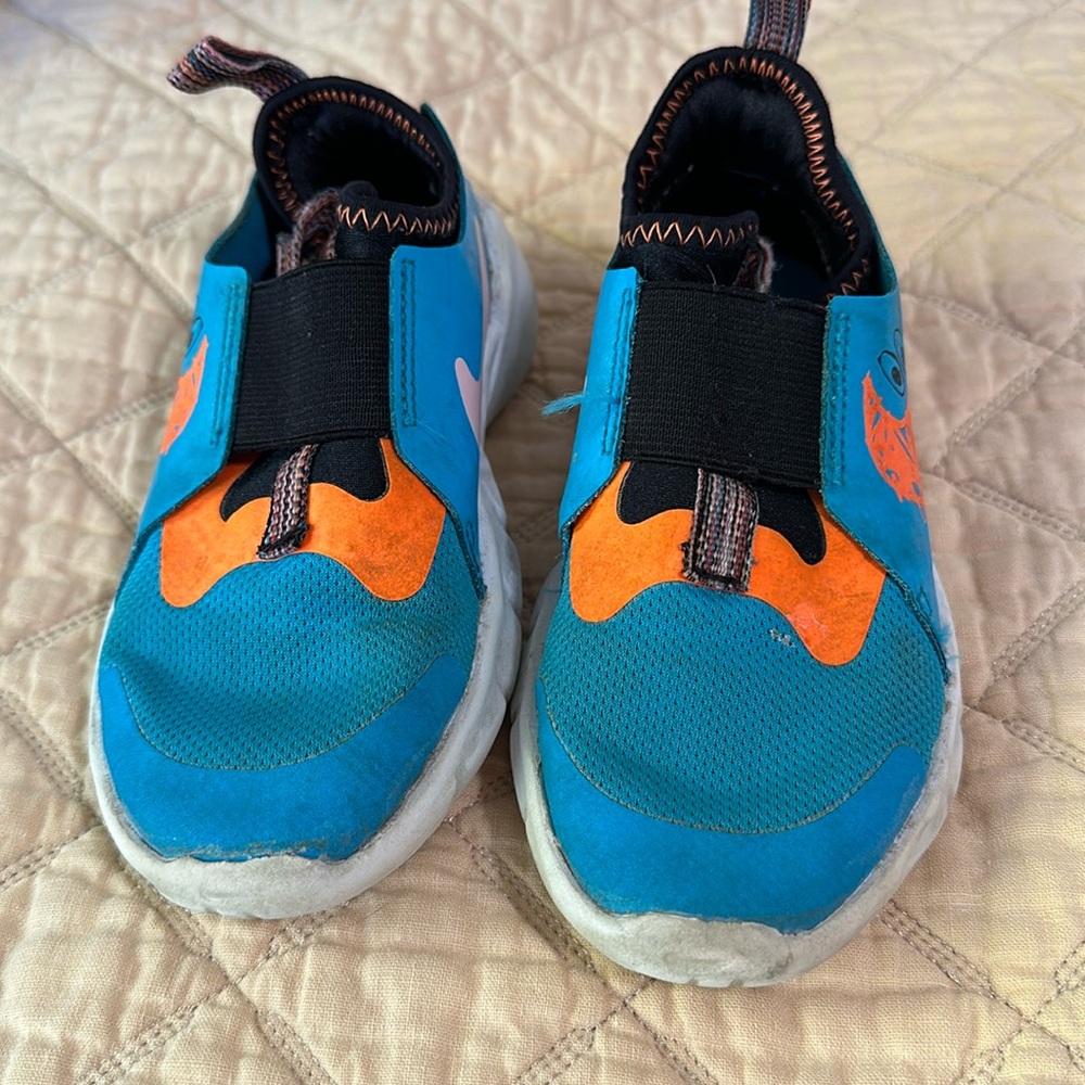 Nike Flex Runner Slip On Tennis Shoes
